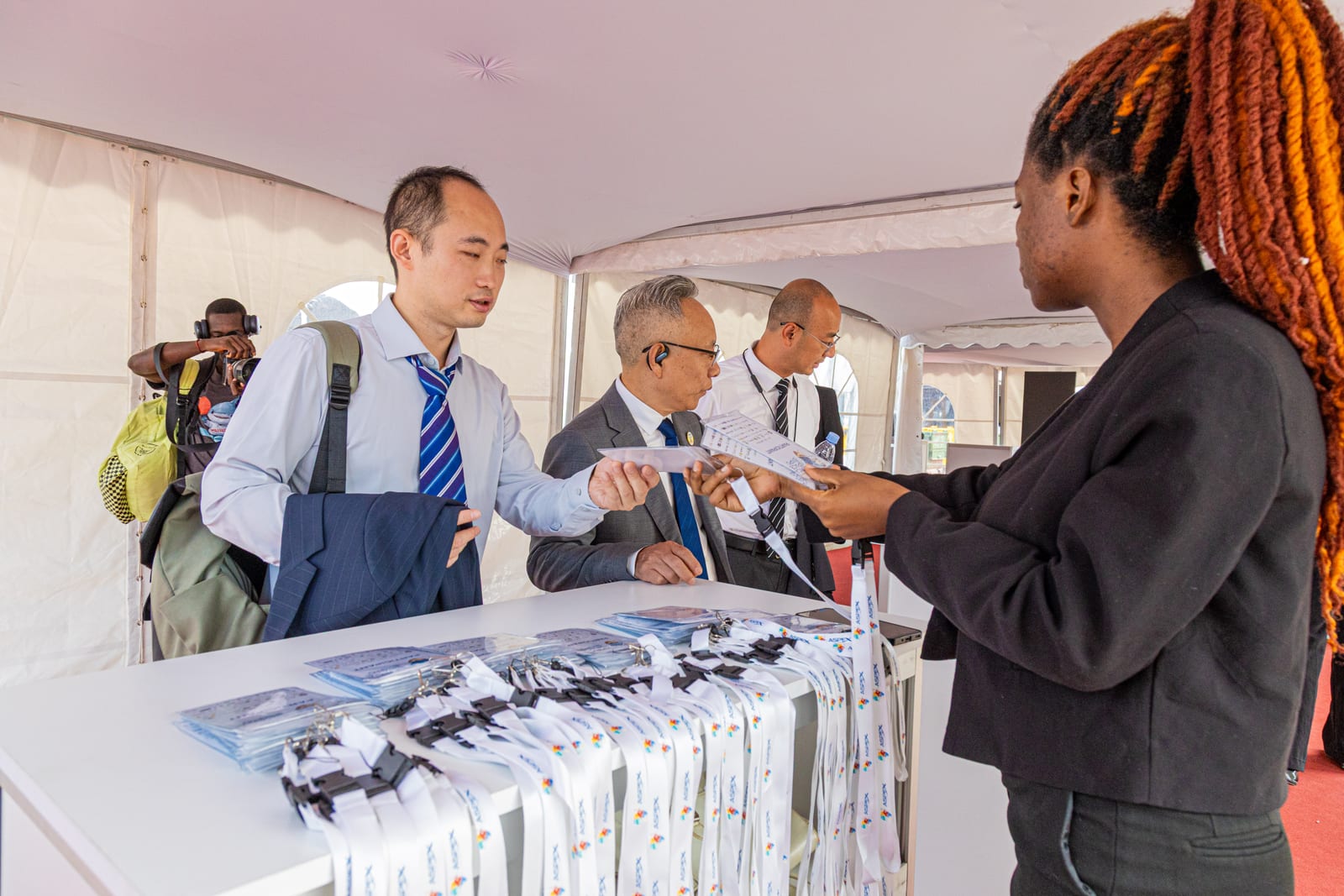 ASPEX — Participant arrivals, photo 60