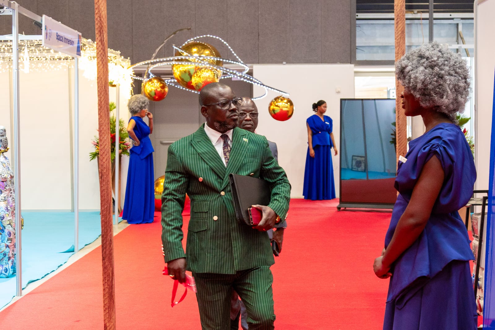 ASPEX — Participant arrivals, photo 95